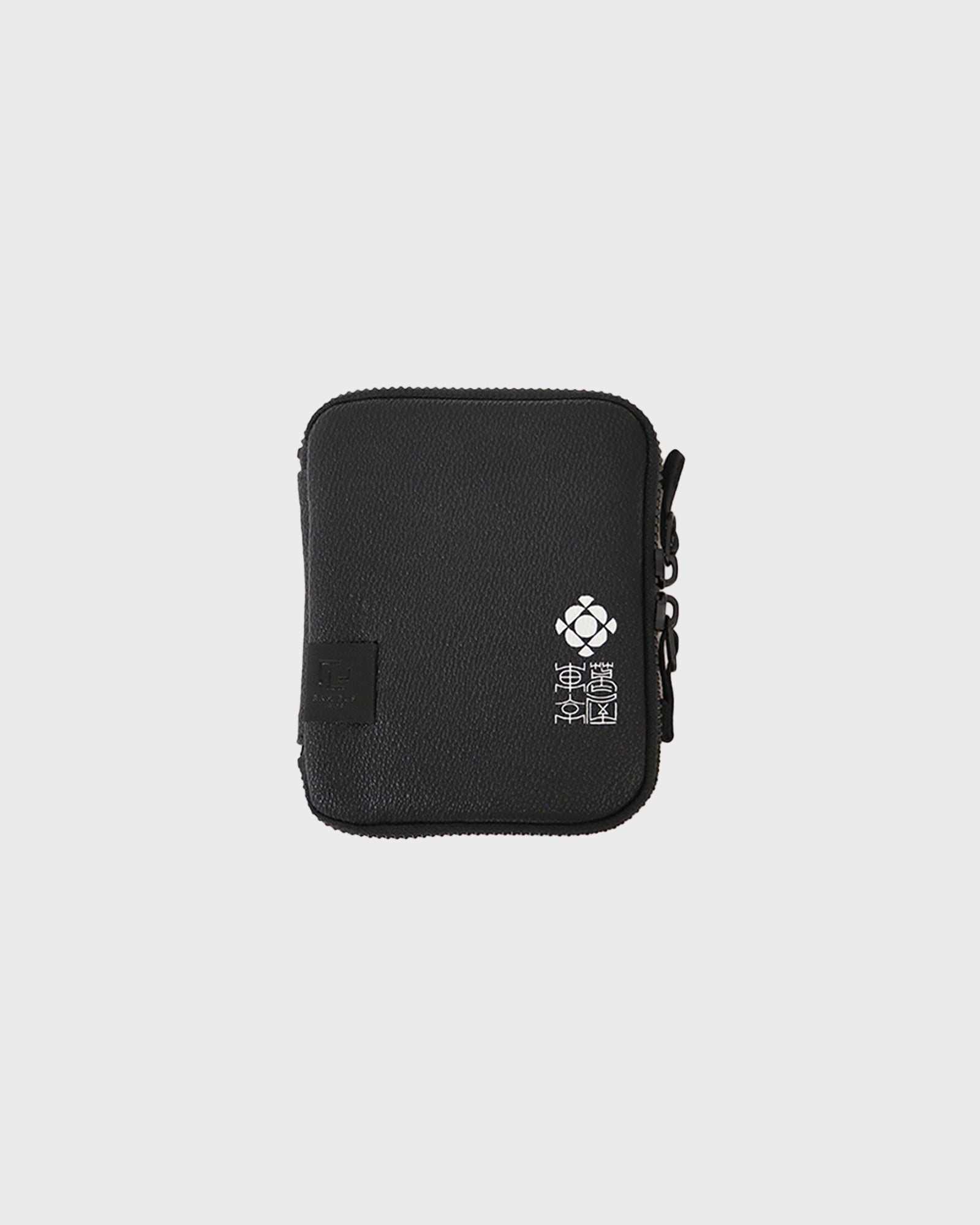 Fragment × RAMIDUS Passport Case RAMIDUS × fragment designからホリデースポットアイテムとして