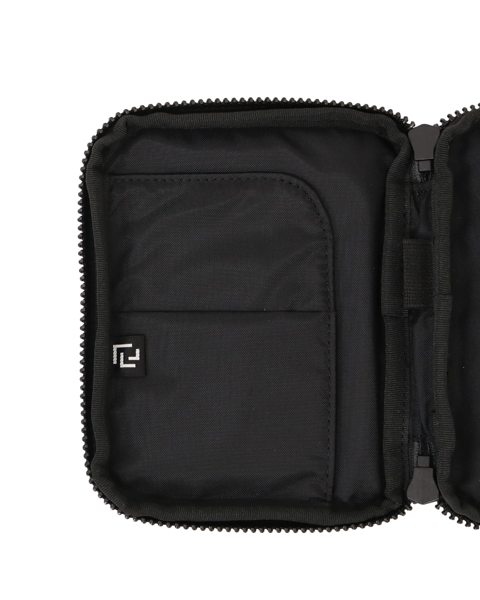 旅行かばん・小分けバッグ PASSPORT CASE fragment design x RAMIDUS RAMIDUS × fragment designからホリデースポットアイテムとして